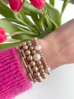 Load image into Gallery viewer, Golden Sparkles Chain Link Bracelet
